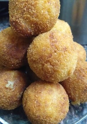 A picture of Cheese balls.