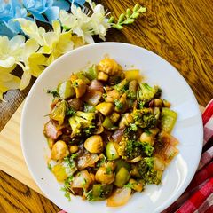 A picture of Chili Mushroom & Broccoli.