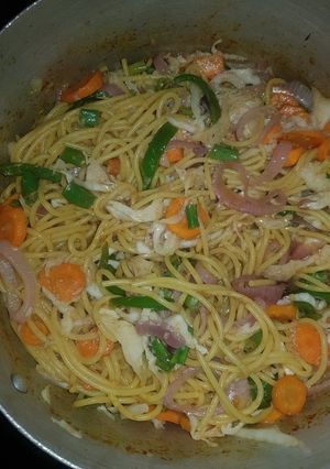 A picture of Stir fried veggies Pasta.