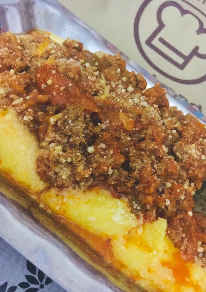 Una foto de POLENTA A LA 🍛BOLOÑESA🍝