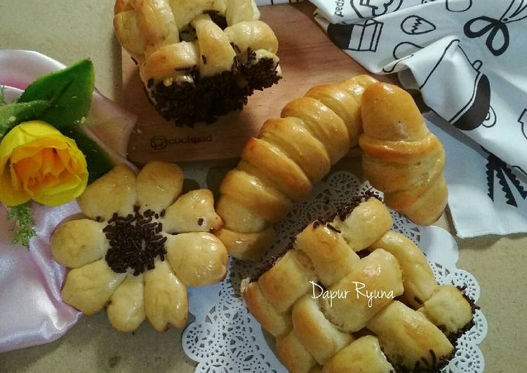 Roti Gulung Cokelat Susu (Basic Soft Bun)