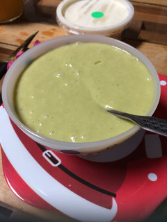Una foto de Salsa de aguacate para el pollo