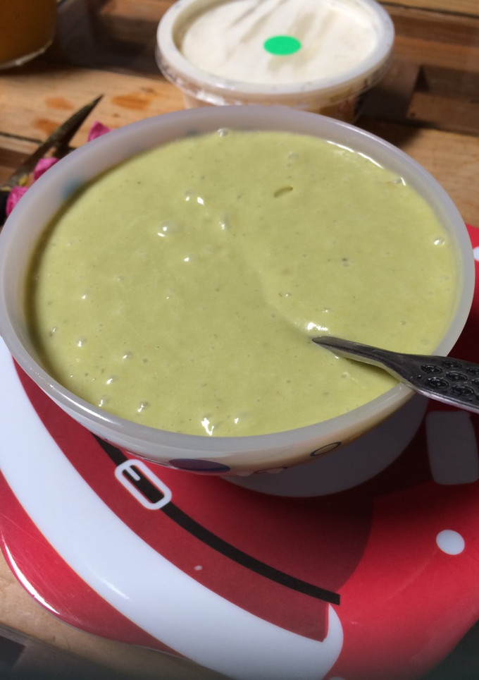Una foto de Salsa de aguacate para el pollo