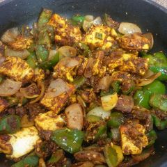 A picture of Kadhi paneer.
