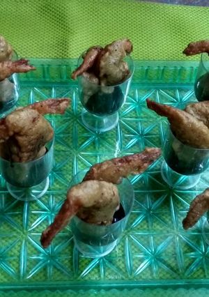 प्रॉन्स टेम्पूरा (जपानी कोलंबी भजी) (Prawns starter recipe in marathi) रेसिपी चे मुख्य फोटो 