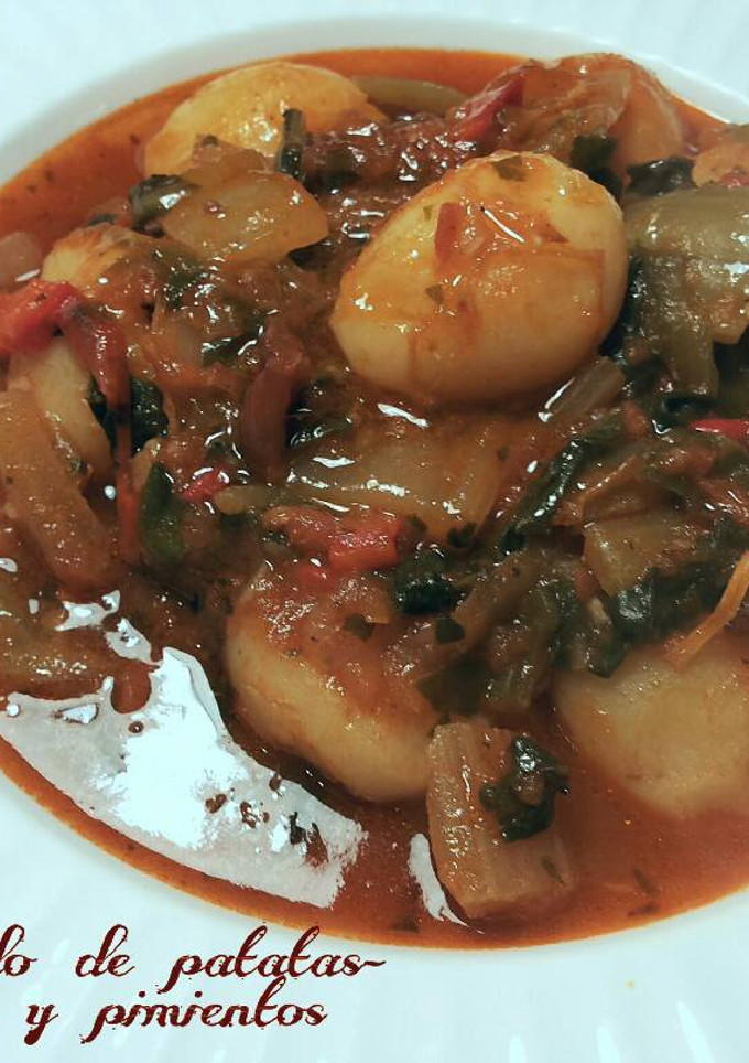 Una foto de Estofado de patatas baby con acelgas y pimientos