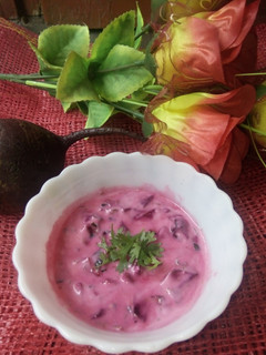 बीट रायता (Beet Raita recipe in Hindi) रेसिपी मुख्य फोटो