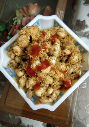 A picture of Makhana bhel.