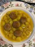 Sopa de caracolas con albóndigas de atún al natural en conserva