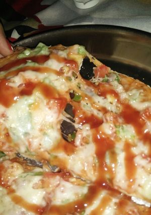 A picture of #pizza.
