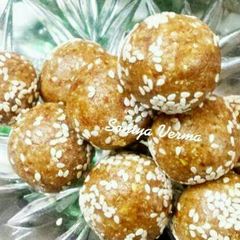 A picture of Dry Fruits Laddu.