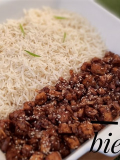 A picture of Hot and spicy honey bbq tofu sauce.