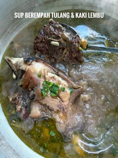Gambar Sup Berempah Tulang & Kaki Lembu