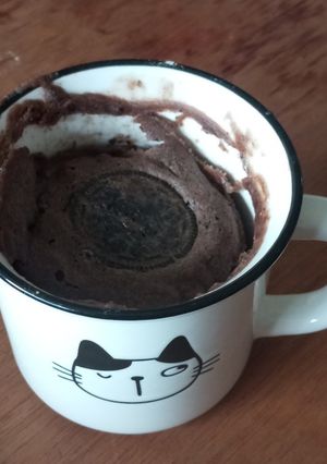 Una foto de Bizcochuelo en taza de Oreo vegano