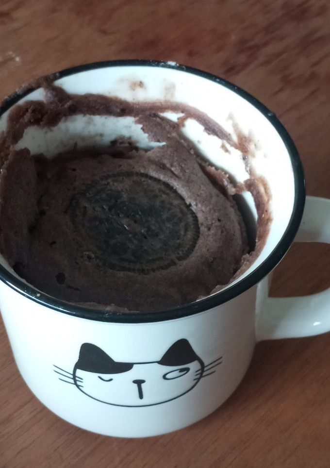 Una foto de Bizcochuelo en taza de Oreo vegano