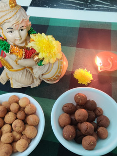 வெல்ல சீடை & உப்பு சீடை செய்முறை முக்கிய புகைப்படம்