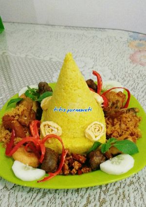 Foto resep Tumpeng mini (untuk 4-5 orang)
