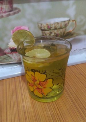 लेमोनेड (Lemonade recipe in hindi) रेसिपी मुख्य फोटो
