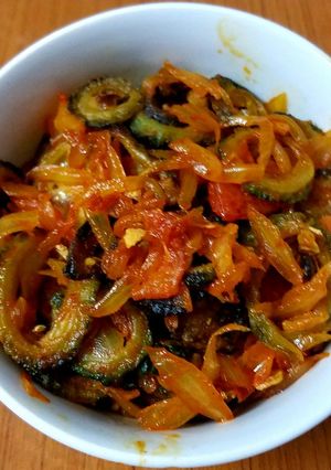 মশলা করেলা (moshla karela recipe in Bengali) রেসিপির প্রধান ছবি