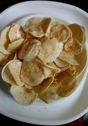 A picture of Fried  Aalu chips.
