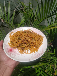 Una foto de Pastas rancheras / Espaguetis rancheros 🍝