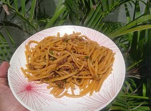Una foto de Pastas rancheras / Espaguetis rancheros 🍝
