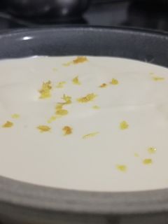 Una foto de Mousse de limón con leche condensada
