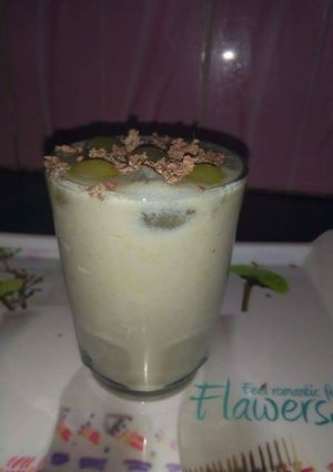 A picture of Grapes Shake.