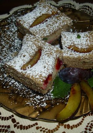 Mézeskalácsos-szilváslepény recept fotója