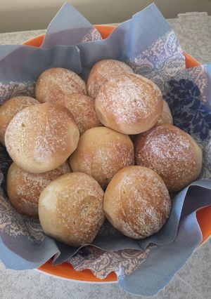 A picture of Portuguese buns.