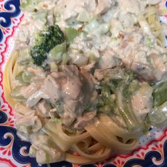 A picture of Easy chicken Alfredo.