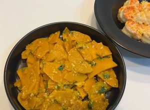 Hình của món Bí đỏ xào tỏi.