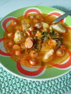 Zöldségleves virslivel grízgombóccal gluténmentesen recept fotója