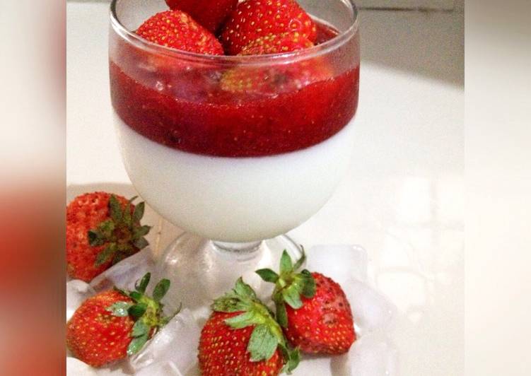 Vanilla pudding with strawberry jam