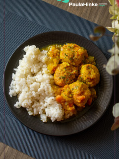 Una foto de Arroz con albóndigas de pollo al curry sin gluten y sin leche (Thermomix)