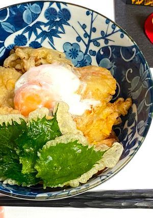 A picture of Tempura Bowl (Tendon 天丼).
