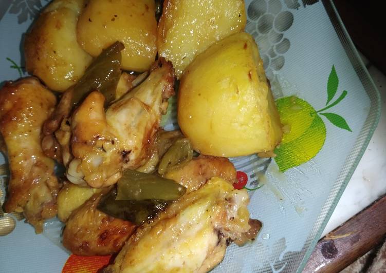 Alitas de pollo al horno con patatas