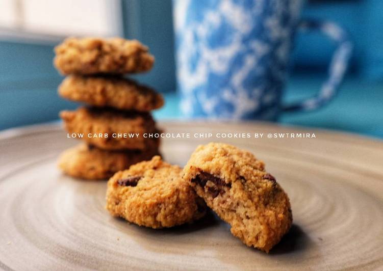 Keto Chewy Choc Chip Cookies #ketopads_cp_anekakuker
