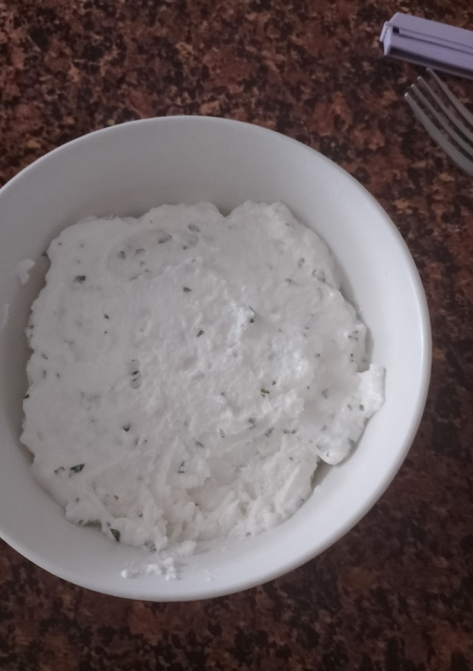 Una foto de Alioli de perejil y Limón