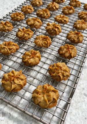 Foto resep Lotus Biscoff Butter Cookies