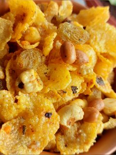 मक्याचा चिवडा (maka chivda recipe in marathi) रेसिपी चे मुख्य फोटो