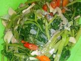 Tumis jakung (jamur dan kangkung)