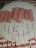 Palitos de longanizas con carne y vegetales.🍡🍡🍡🍡