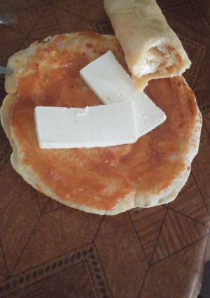 Una foto de Crepes con arequipe y queso... deliciosoo y facilísimo