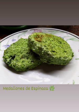 Una foto de Medallones de Espinaca y Pollo 🌿