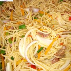A picture of Stir fry spaghetti.