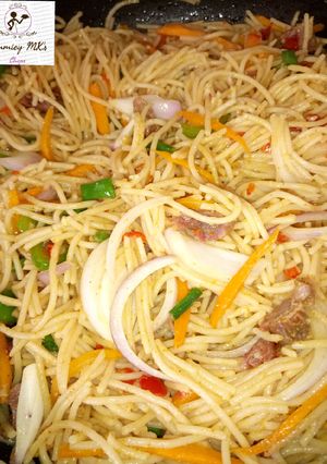 A picture of Stir fry spaghetti.