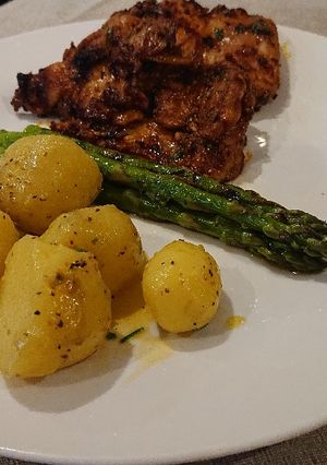 A picture of Asparagus in Butter Sauce.