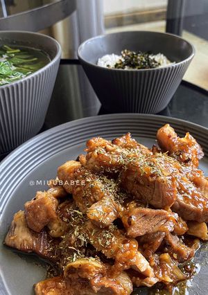 Hình của món Thịt nướng sốt sa tế mật ong.