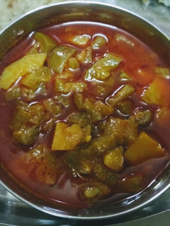 તુરીયા બટાકા નું શાક (Turiya Bataka Shak Recipe In Gujarati) રેસીપી મુખ્ય ફોટો